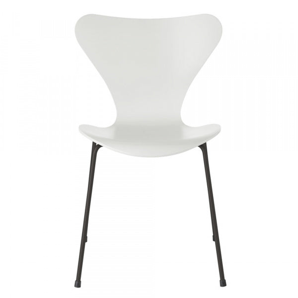 Seven Chair 3107 Lacquer White Chrome Legs