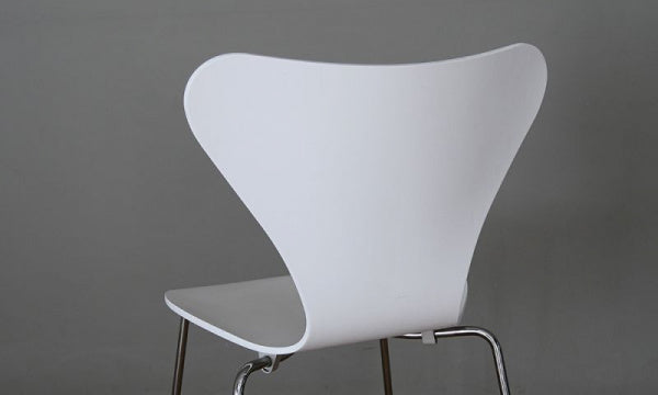 Seven Chair 3107 Lacquer White Chrome Legs