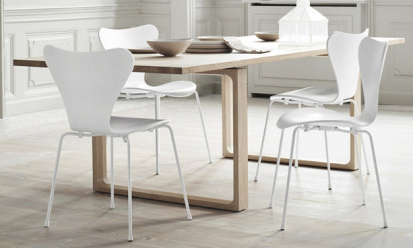 Seven Chair 3107 Lacquer White Chrome Legs