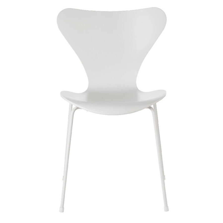 Seven Chair 3107 Lacquer White Chrome Legs