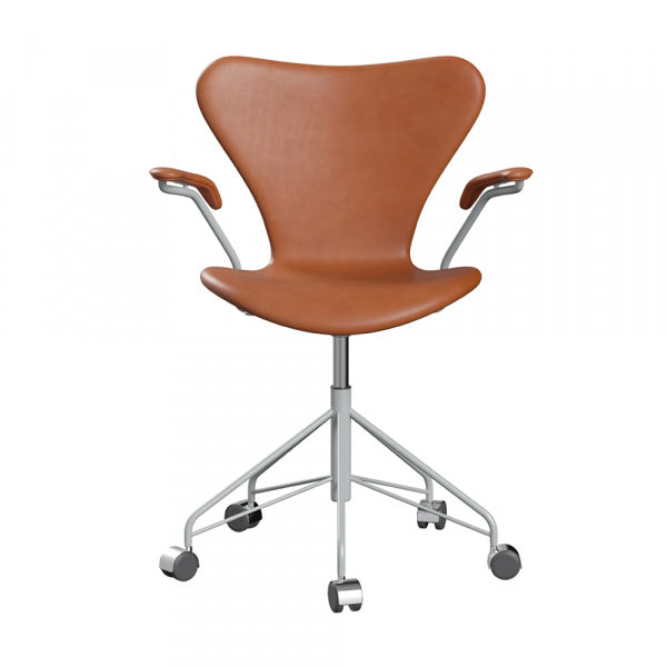 Seven Chair 3217, Fully Upholstered, Essential Leather, Walnut, with Arm Casters