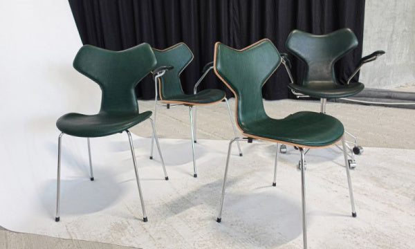 GRAND PRIX Chair, Fully Upholstered, Pure Leather Green with Chrome Legs