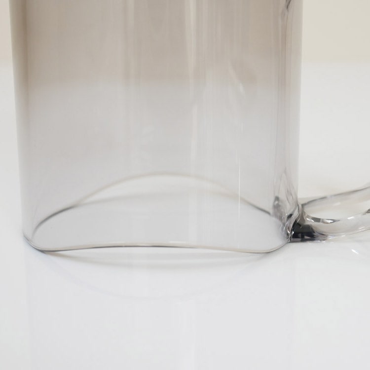 Water-draining stand mug, gray