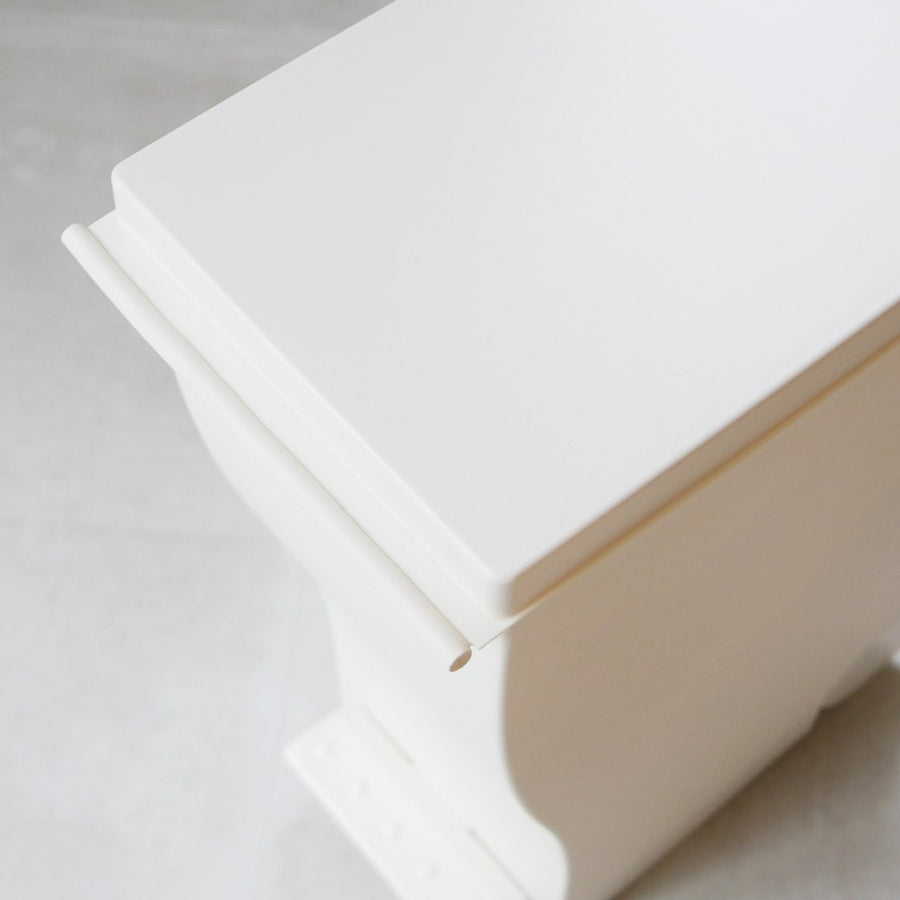 kcud #30 White