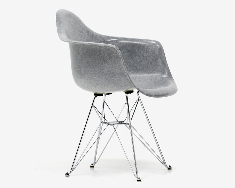Fiberglass Arm Shell Chair GHOST ゴースト