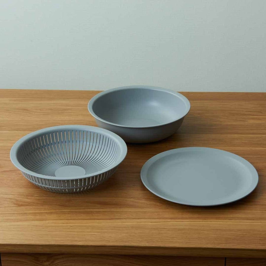 Set of Colander, Shallow Bowl, and Plate (Gray) that can also be used to wash rice
