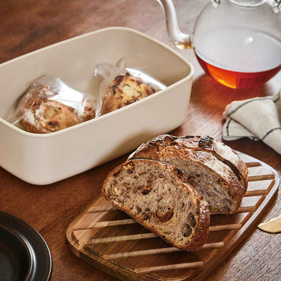 Sliding rack toaster and bread case set