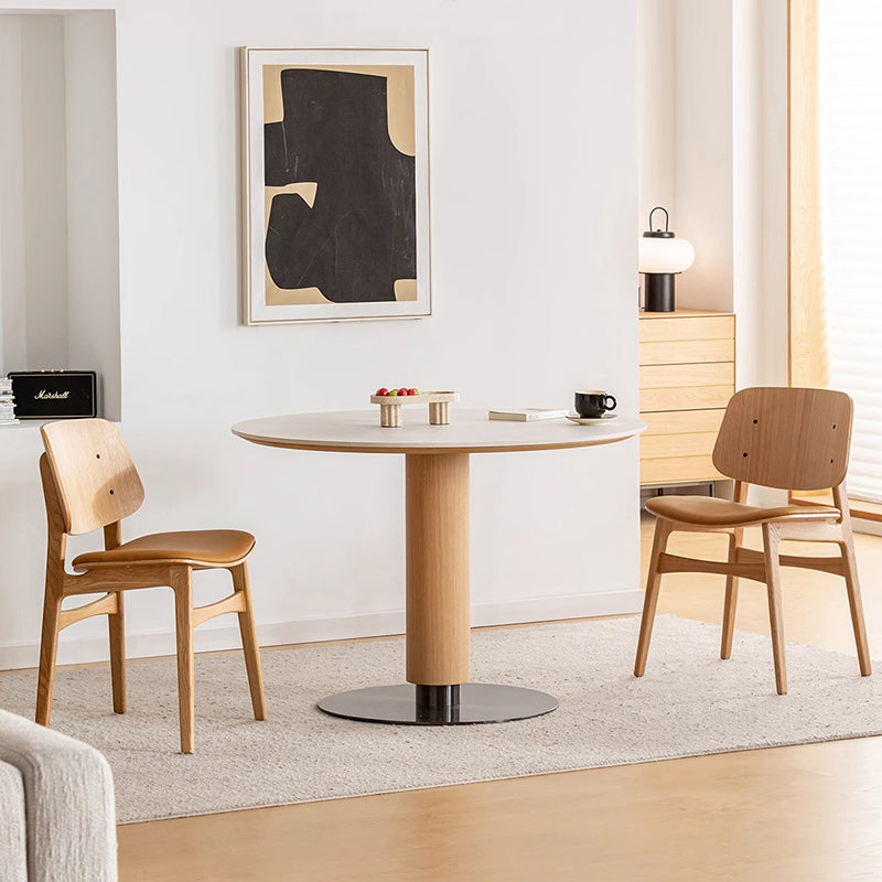 Round dining table