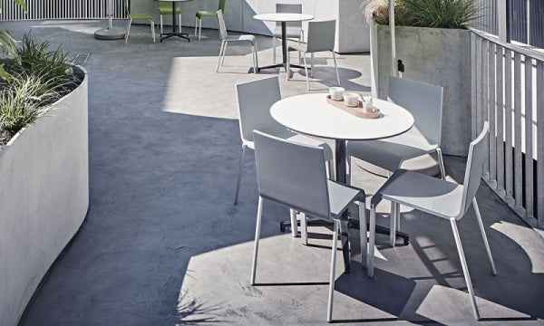 Bistro Table ラウンド アウトドア用 φ79.6cmホワイト×ベーシックダーク