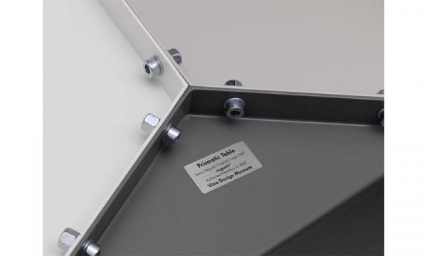 Prismatic Table ライトグレー スリートーン