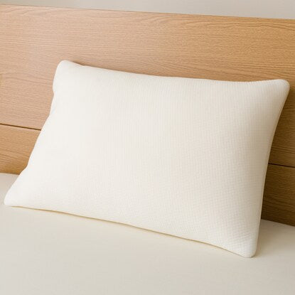 Antibacterial and deodorizing memory foam chip pillow (N chip 4MID P2204)