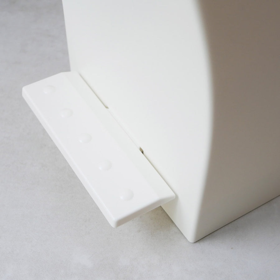 kcud #30 White
