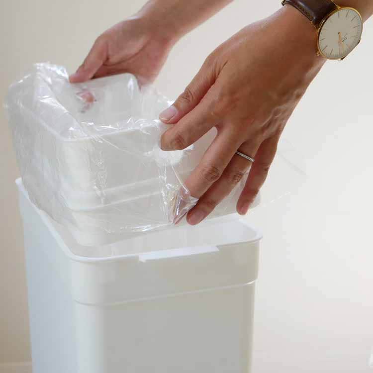 Seals 25 Airtight Dustbin, White