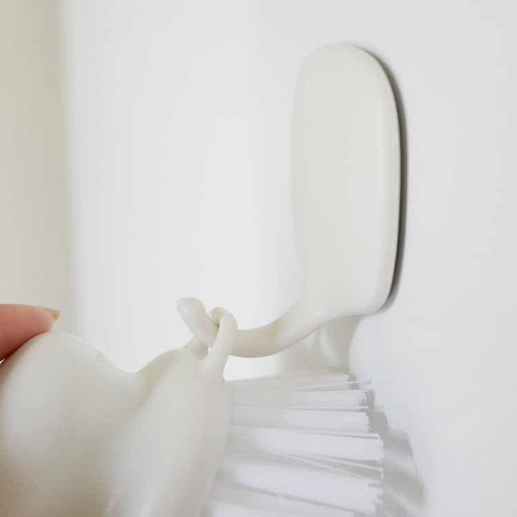 Bathroom magnetic hook, white