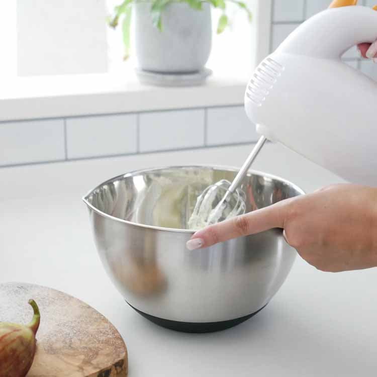 STAINLESS STEEL BOWL M