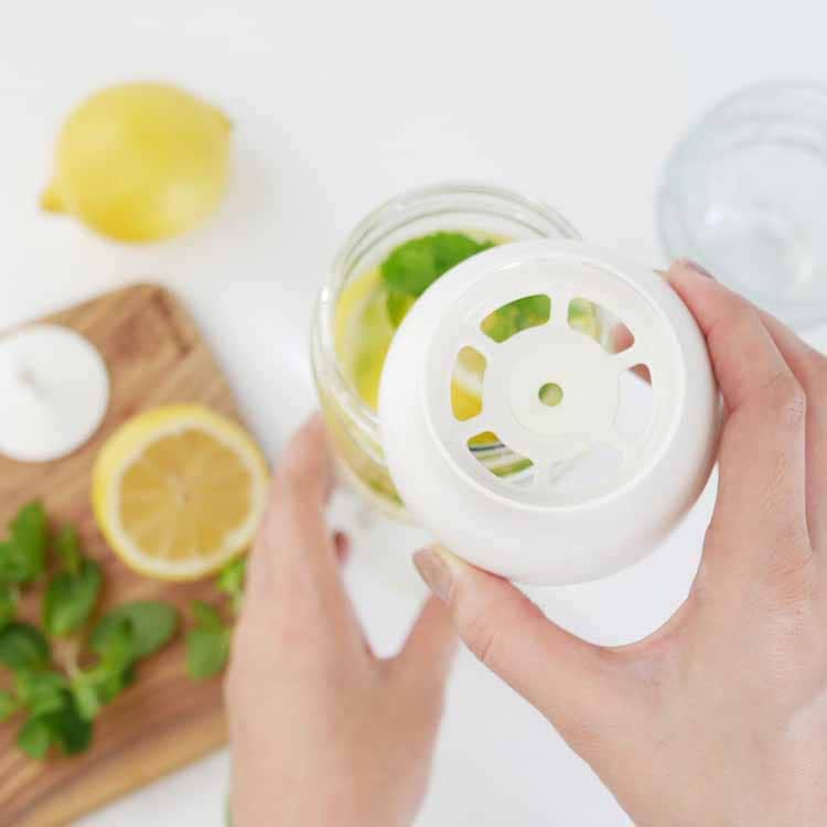 CAPSULE ウォーターカラフェ 1L ホワイト