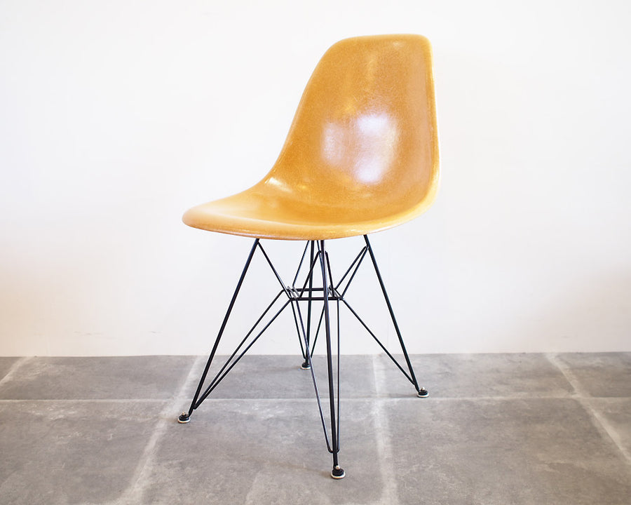 Eames side shell chair キャメル