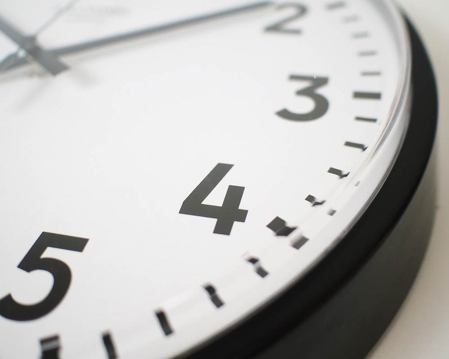 E.A. COMBS WALL CLOCK Arabic-A E.A. 数字指標A