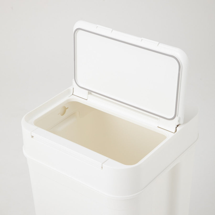 Seals 45 Airtight Dustbin, White