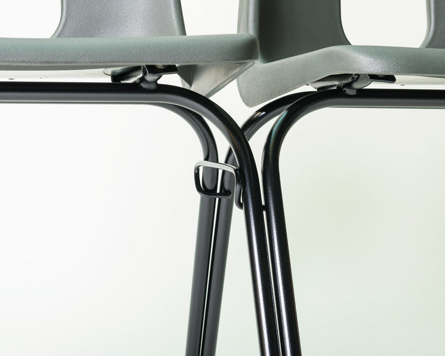 ROBIN DAY Series E Side Chair Linking