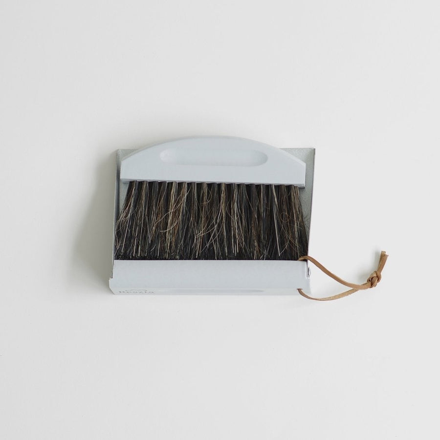 table brush set