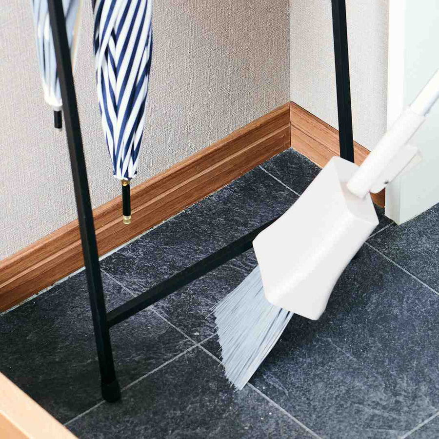 Wall hanger