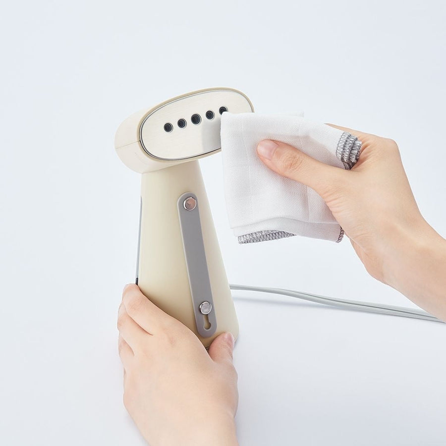 Steam iron
