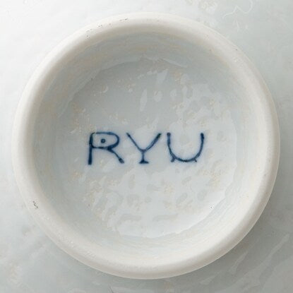 Lightweight tea bowl with gold-colored round pattern GY (Arita ware)