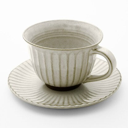 Cup and saucer (Tang tea cutting MT-71)