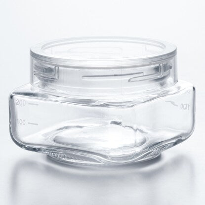 Glass canister with a lid that lets you see the contents (SH300)