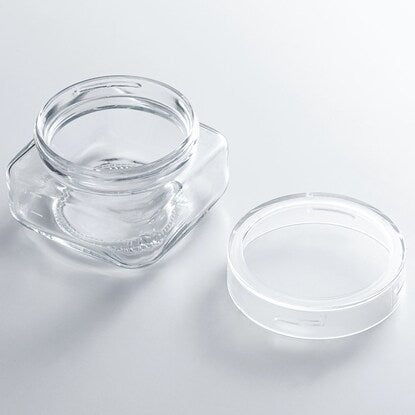 Glass canister with a lid that lets you see the contents (SH300)