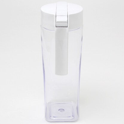 A water bottle that can be easily operated with one push and placed horizontally (2.1L, white)