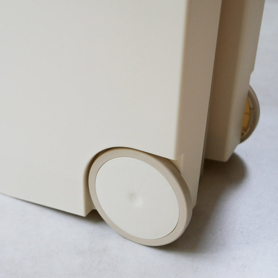 kcud #30 A Beige