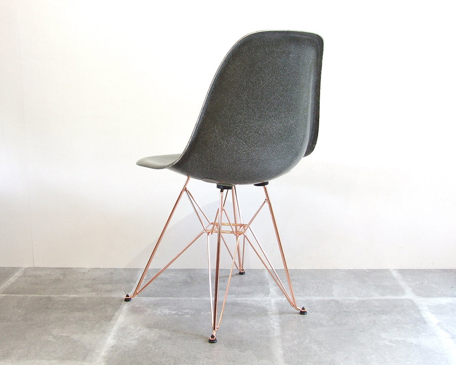 GS Fiberglass Side Shell Eiffel Chair by Modernica モダニカ製