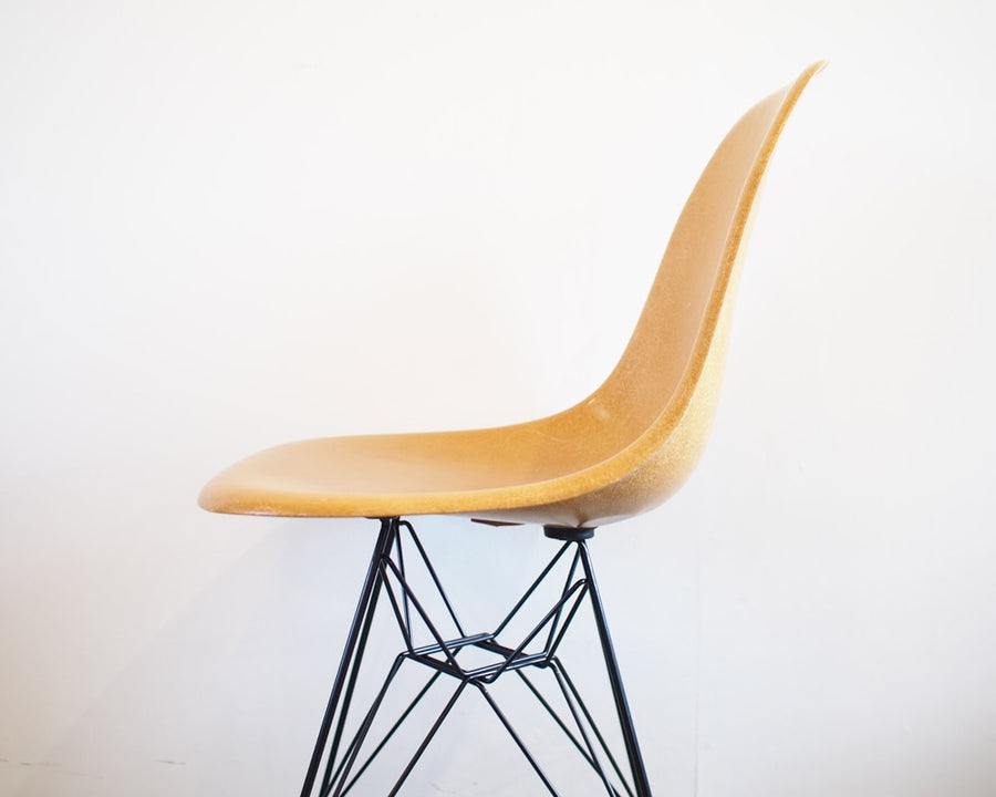 Eames side shell chair キャメル