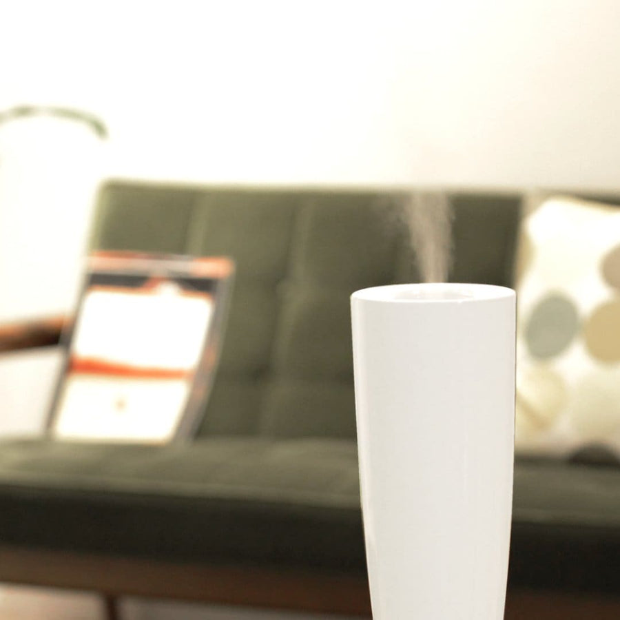 Sablier, a top-fill ultrasonic humidifier with double antibacterial technology that humidifies with beautiful mist, in white