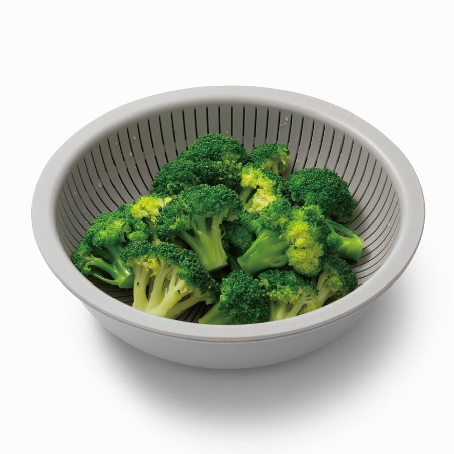 Set of Colander, Shallow Bowl, and Plate (Gray) that can also be used to wash rice