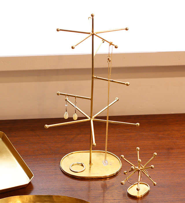 in bloom accessory stand radial long