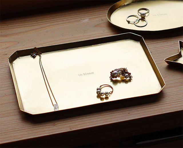 in bloom (in bloom) Recto tray S size