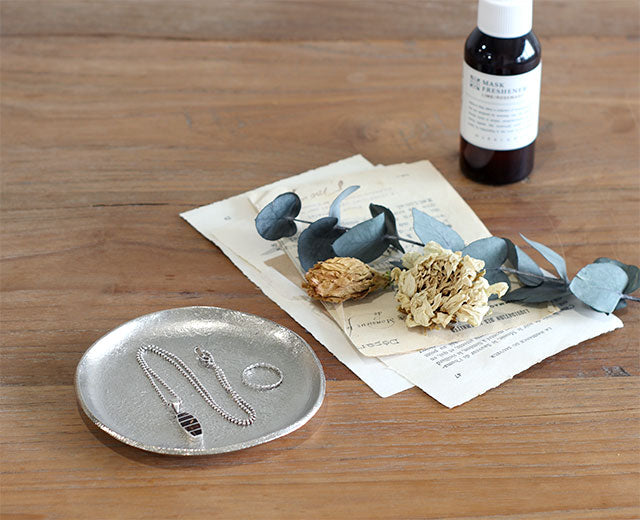 santolina aluminum round tray, size S