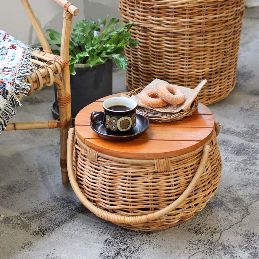 THE AROROG ARALOG Basket Table