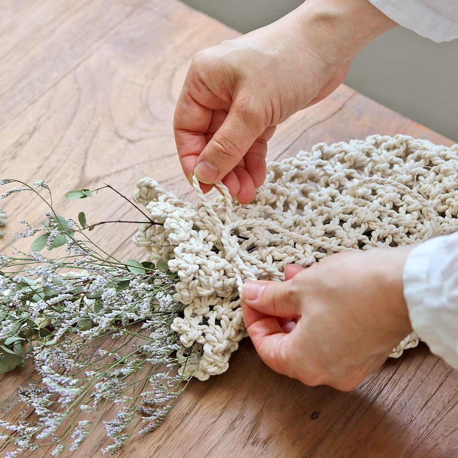 A LIFE WITH THEM Macrame Dried Flower Hanging