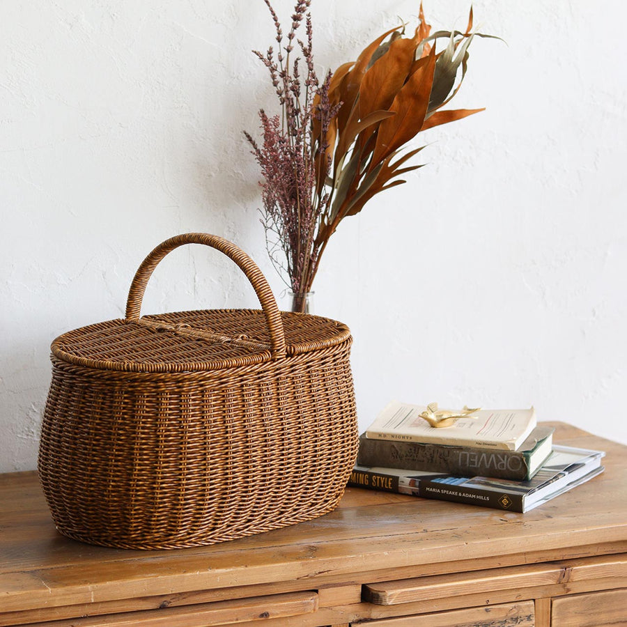 UTILE Oval Picnic Basket