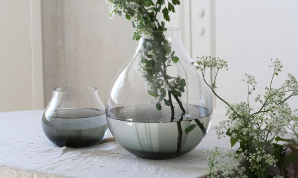 Flower vase no.23 smoke gray