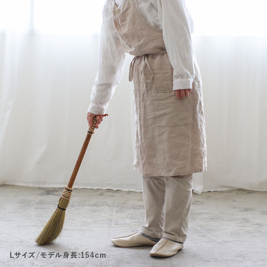 Tiger Grass Round Broom L
