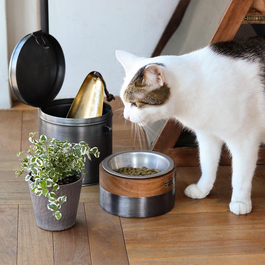 WOOD & IRON FEEDING BOWL
