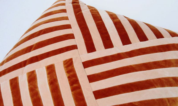 ベルベットクッション リリー 55×55cm プラステ×バートオレンジ