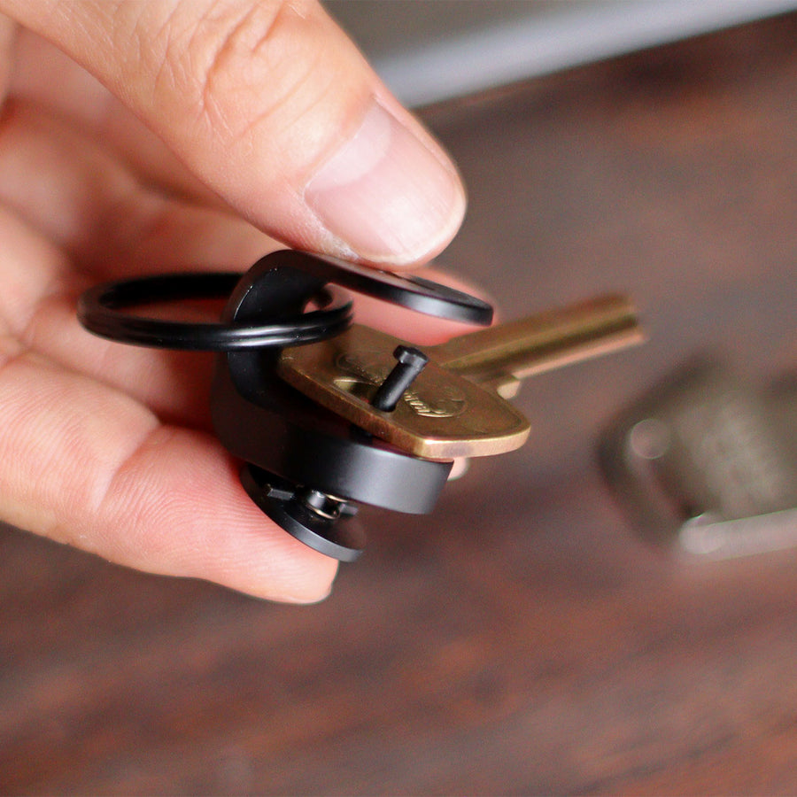 ZINC ALLOY VEHICLE KEY HOLDER