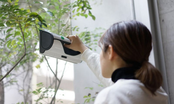 window cleaner