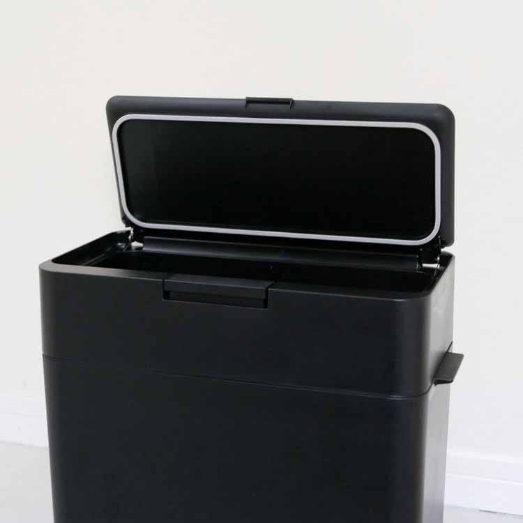 Seals 9.5 Airtight Dustbin, Black
